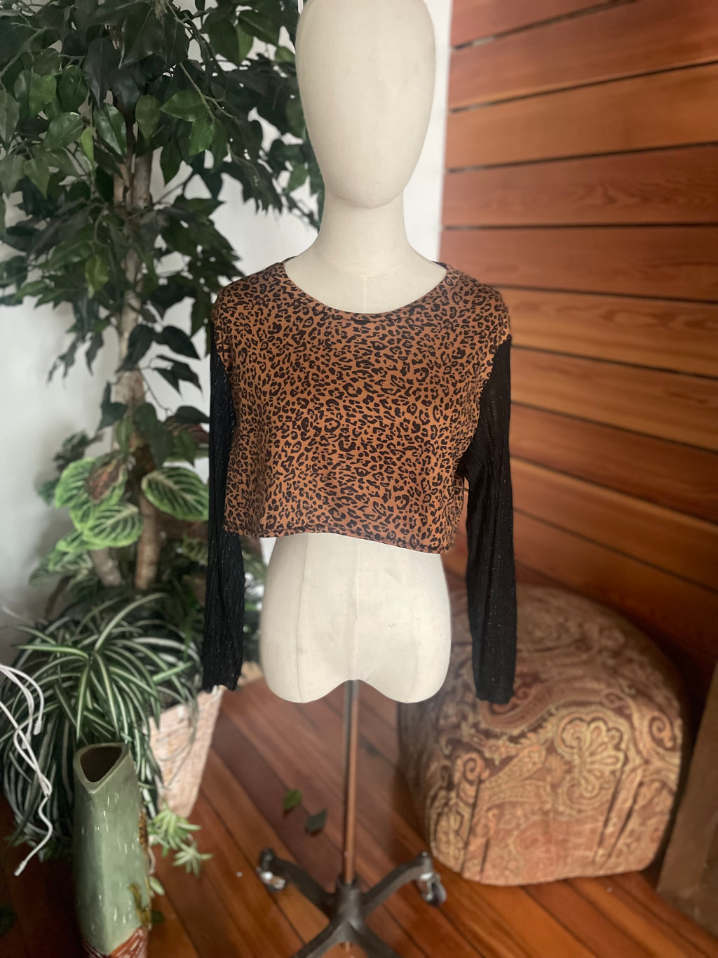 Leopard Crop
